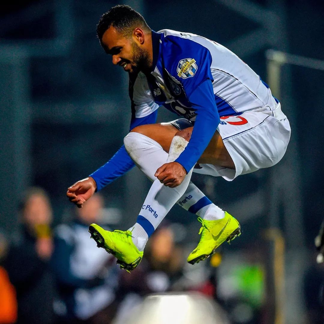 阿贾克斯训练开放日，加时末段复出首秀引欢呼，国王杯在即，临场指挥获称赞